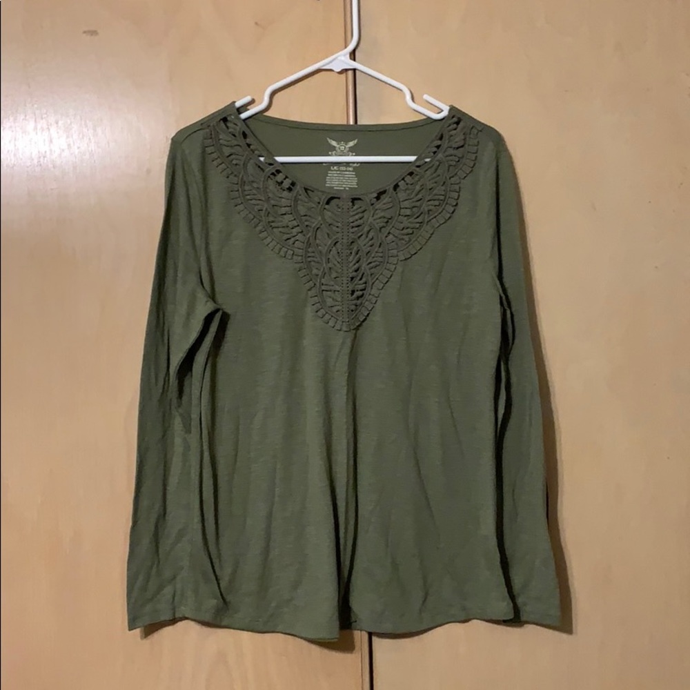 Long sleeve tee with lace front